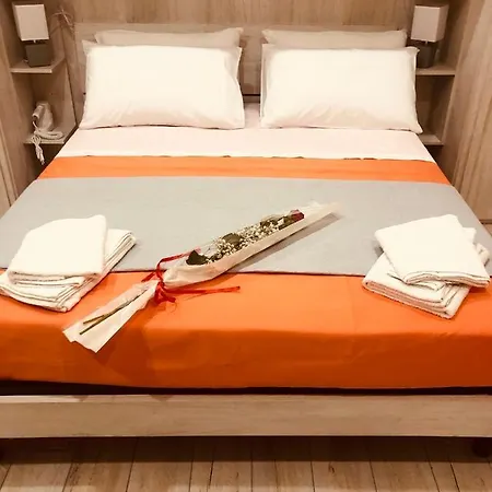 Pensión Yourhome - La Perfetta Rooms&spa Meta