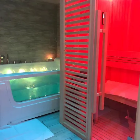 Yourhome - La Perfetta Rooms&spa Pensión 4*