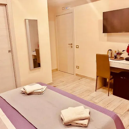 Yourhome - La Perfetta Rooms&spa Мета