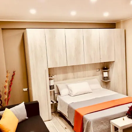 Yourhome - La Perfetta Rooms&spa Мета